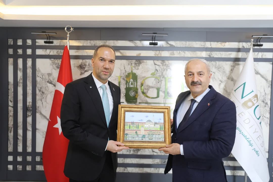 Başkan Büyükgöz ve Başkan Özdemir Şehirlerin Geleceğini Niğde'de Görüştü