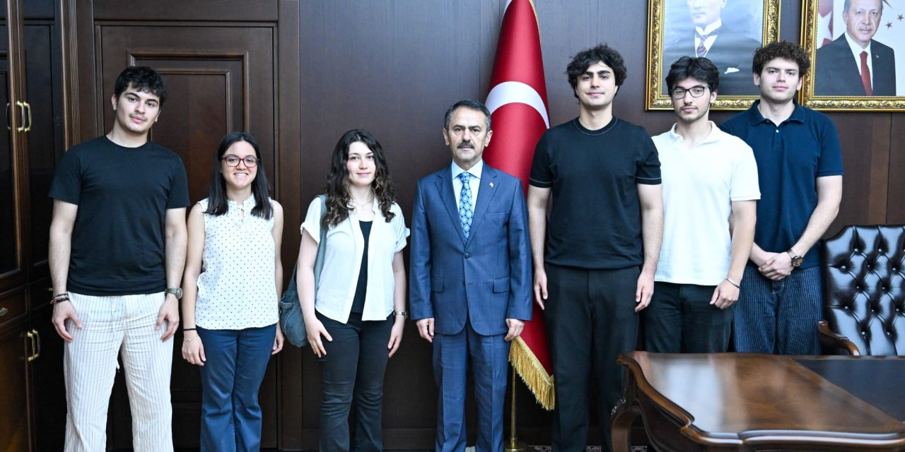 GTU Racing Ekibinden Vali İlhami Aktaş'a Anlamlı Ziyaret