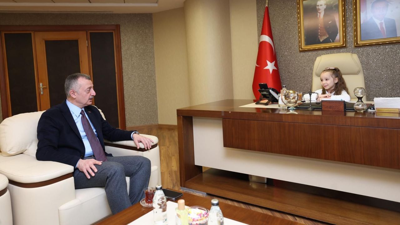 Kocaeli'de 23 Nisan Coşkusu: Başkanlık Koltuğu Küçük Defne'ye Emanet