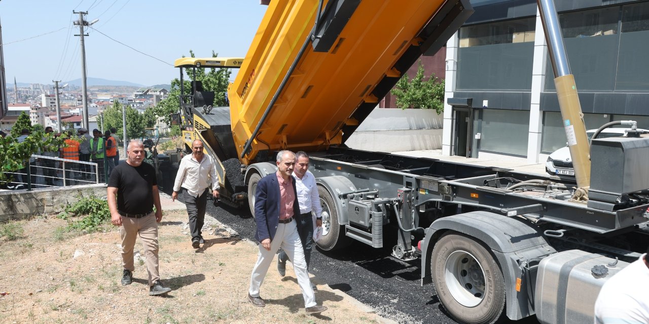 Çayırova'da Üstyapı Atılımı: Özgürlük Mahallesi'ne 4 Bin Ton Asfalt