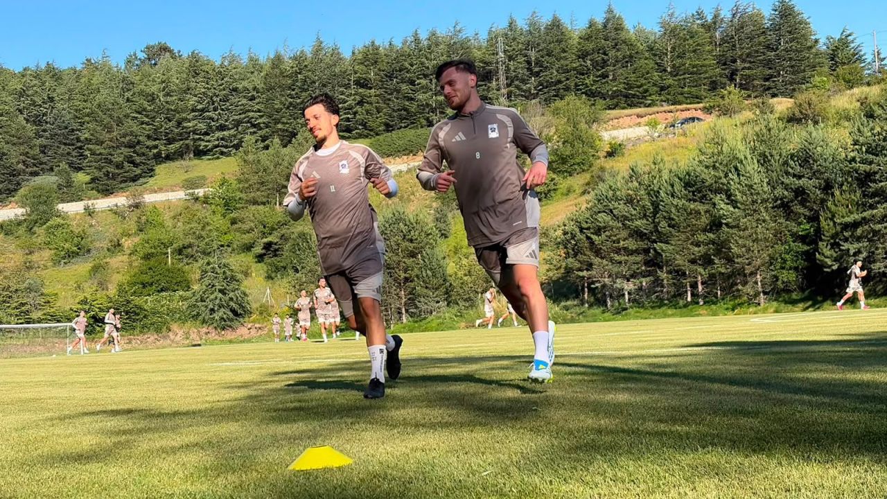 Güzide Gebzespor Şampiyonluk Parolasıyla Bolu Kampında Topbaşı Yaptı