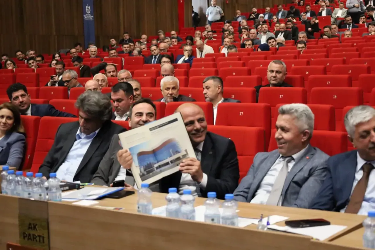 Sertif Gökçe’den Sert Faaliyet Raporu Eleştirisi: “Derince Yine Unutulmuş”